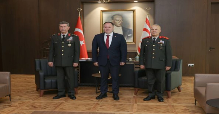Meclis Başkanı Öztürkler KTBK ve GKK komutanlarını kabul etti