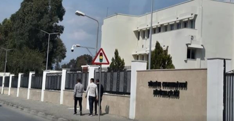 Türkiye'nin Lefkoşa Büyükelçiliği bünyesinde kurulan "Kriz Masası" kazazedeler için seferber oldu