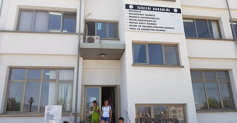 İçişleri Bakanlığı talimatıyla, cumartesi sabah saatlerine kadar müzik ve eğlence faaliyetlerine yasak getirildi
