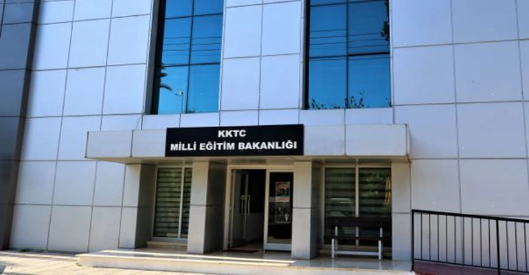 Milli Eğitim Bakanlığı'ndan dıştan bitirme sınavları ile ilgili duyuru...