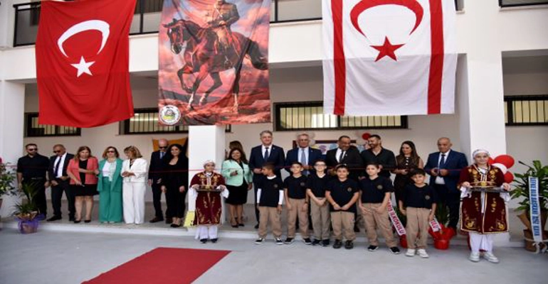 Yeniden inşa edilen Yeşilyurt İlkokulu törenle açıldı