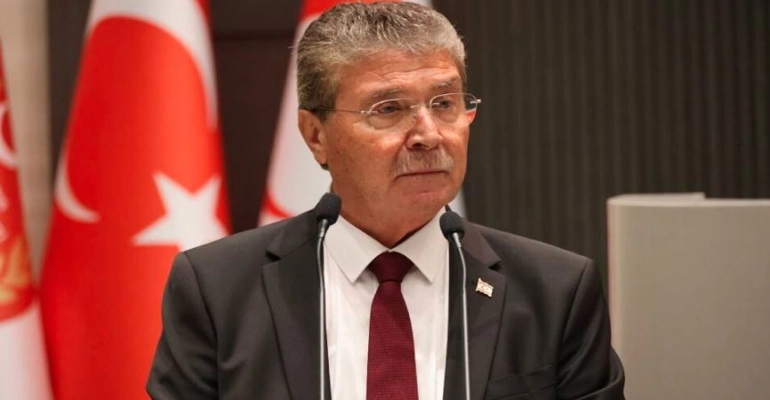 Üstel: Kıbrıs Türk halkı tehditlerle, silahlanmayla ve tarihi çarpıtan söylemlerle haklarından vazgeçirilemez 
