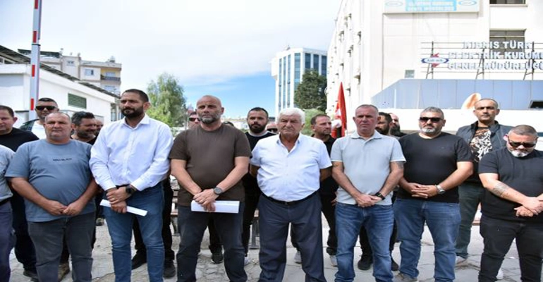 EL-SEN grevinde ikinci gün… Tuğcu: “Taleplerimiz yerine getirilene kadar tüm bölgelerde ve Teknecik'te eylemlerimiz sürecek”