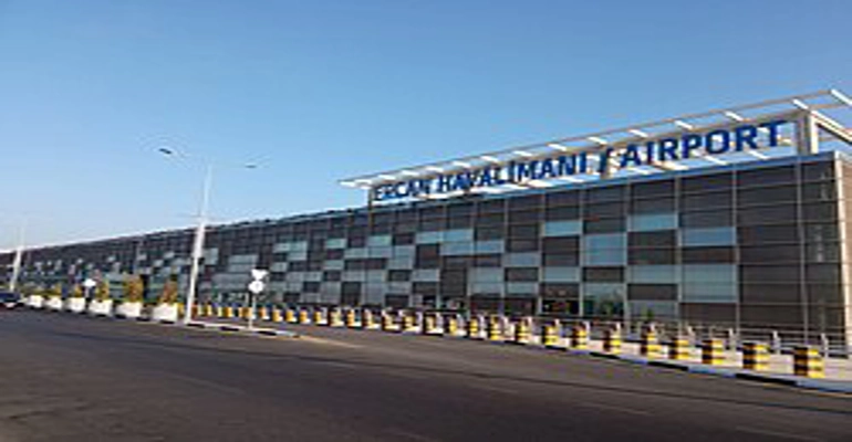 Ercan Havalimanı otoparkında yeni uygulama: İlk 30 dakika ücretsiz