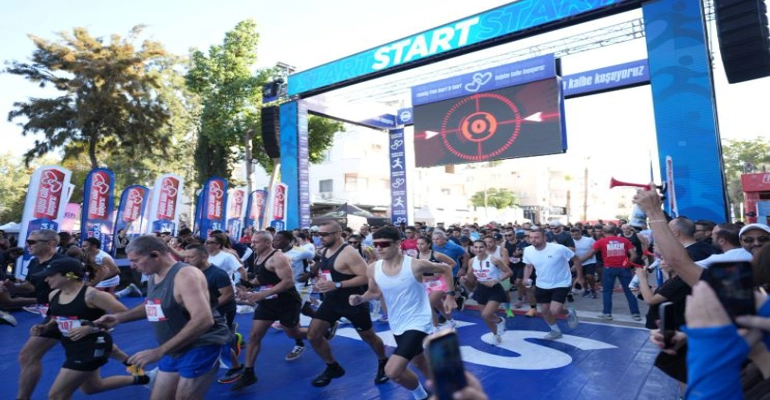Lefkoşa Maratonu'nda 4 kilometrelik Halk Koşusu başladı