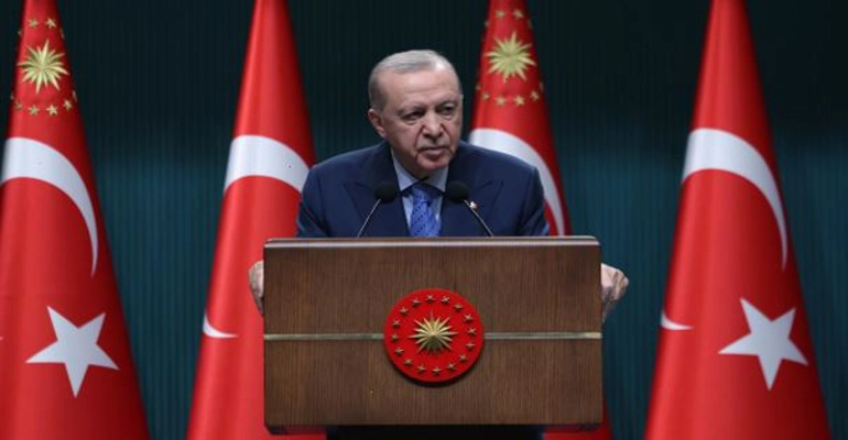 Erdoğan: Türkiye, alengirli işlerle kendisine operasyon çekilmesine izin vermez